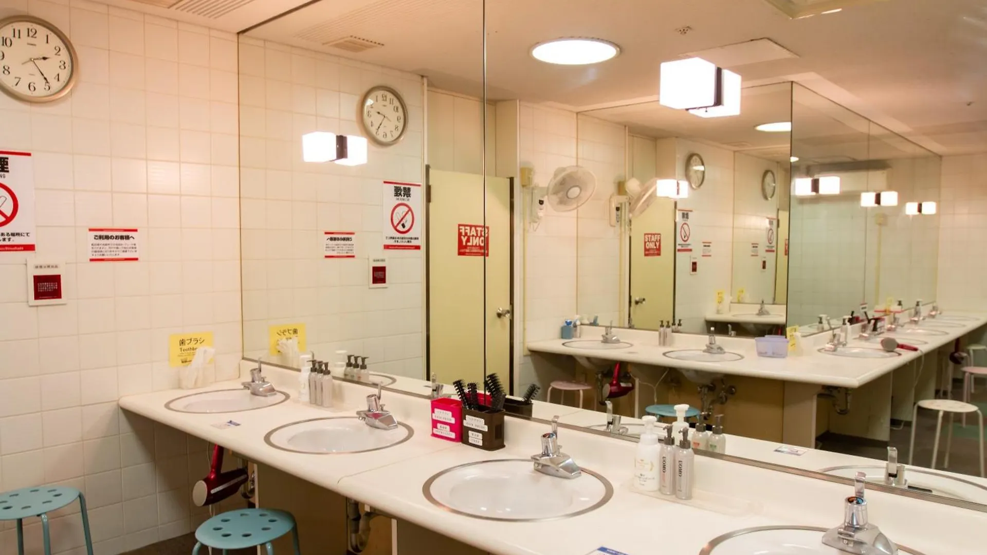 Capsule Hotel Asahi Plaza Shinsaibashi - Men'S Only Osaka