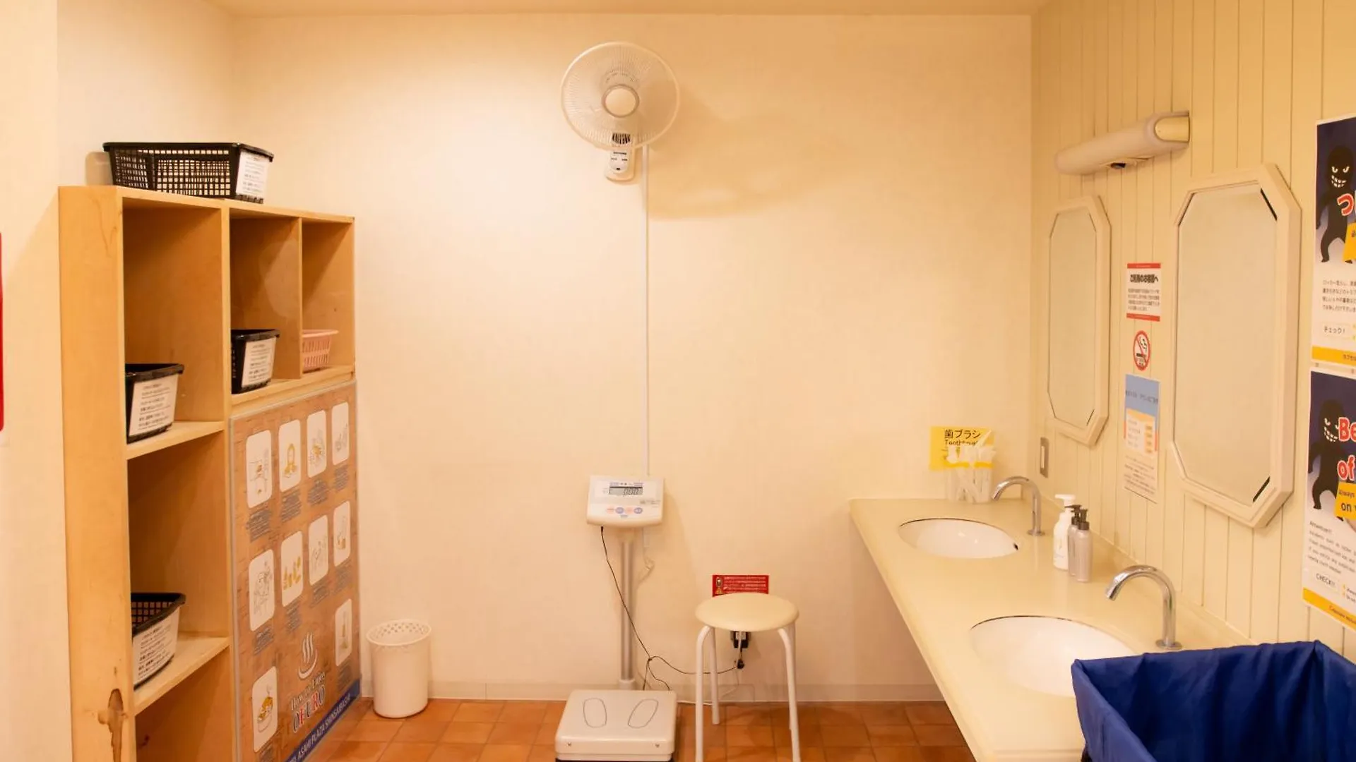 Capsule Hotel Asahi Plaza Shinsaibashi - Men'S Only Osaka