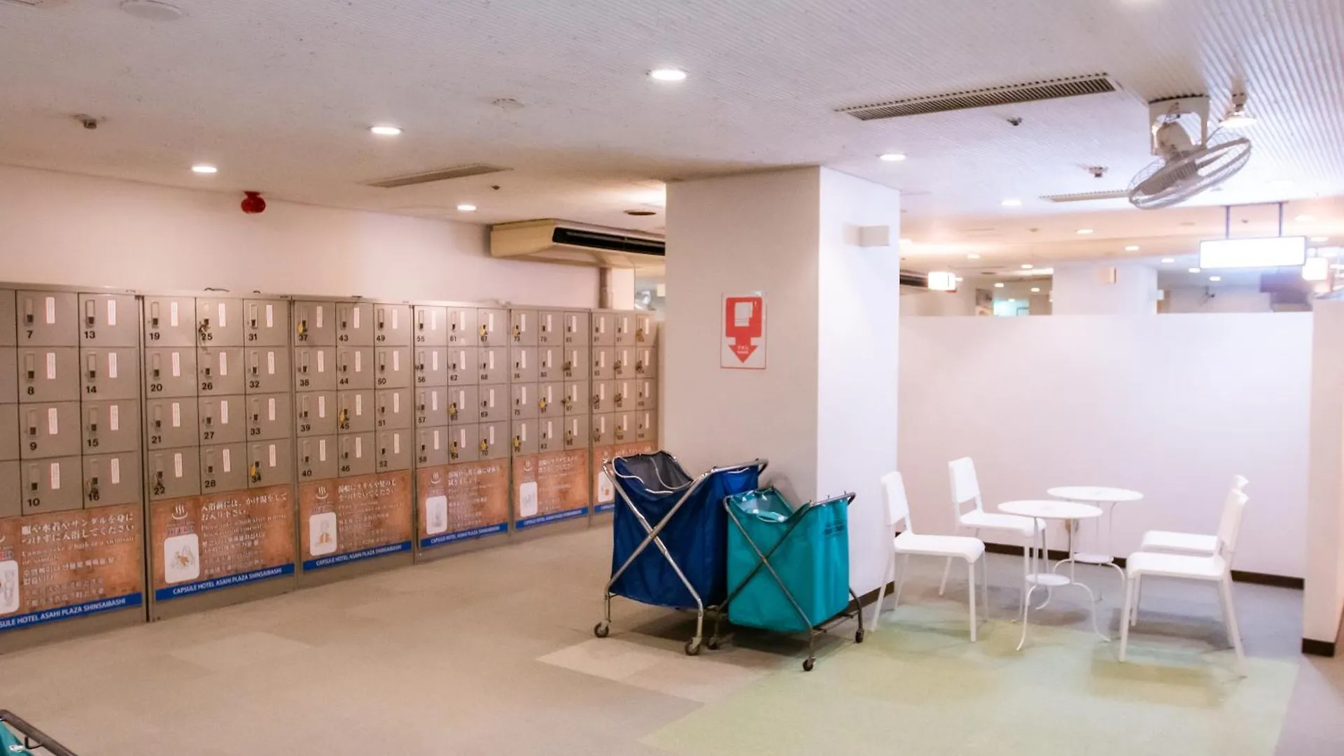 Capsule Hotel Asahi Plaza Shinsaibashi - Men'S Only Osaka 0*,
