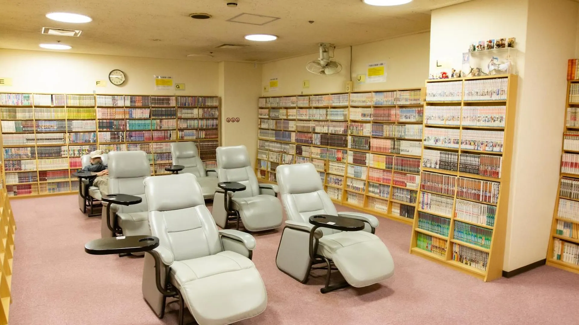 Capsule Hotel Asahi Plaza Shinsaibashi - Men'S Only Osaka