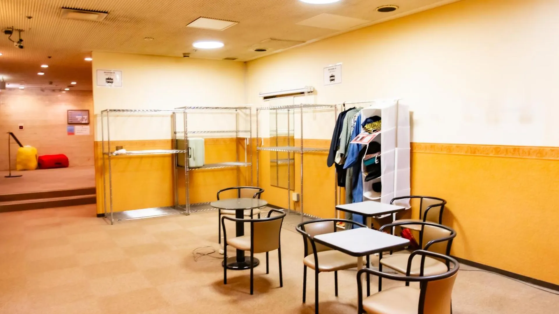 Capsule Hotel Asahi Plaza Shinsaibashi - Men'S Only Osaka Japan