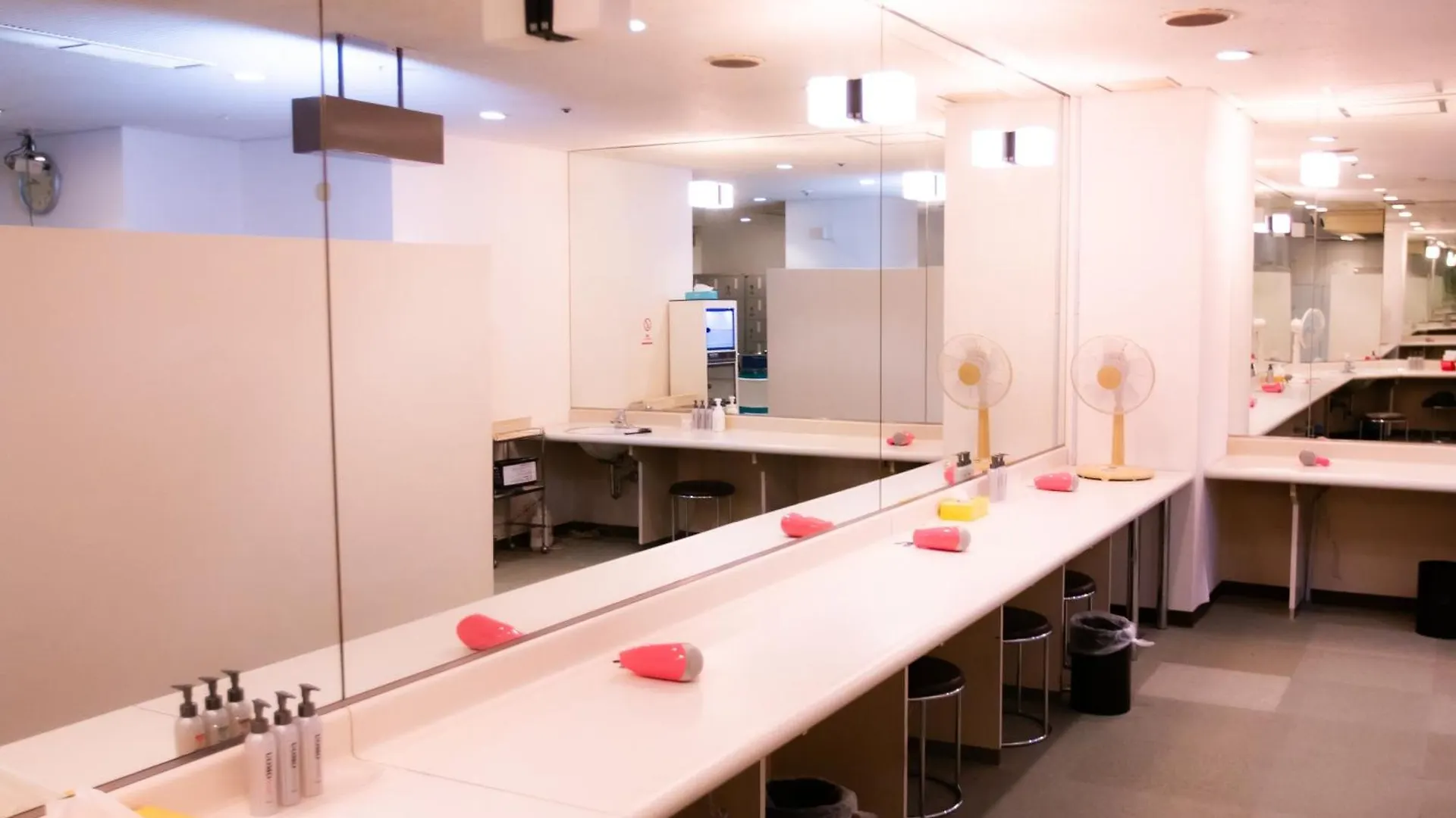 Capsule Hotel Asahi Plaza Shinsaibashi - Men'S Only Osaka