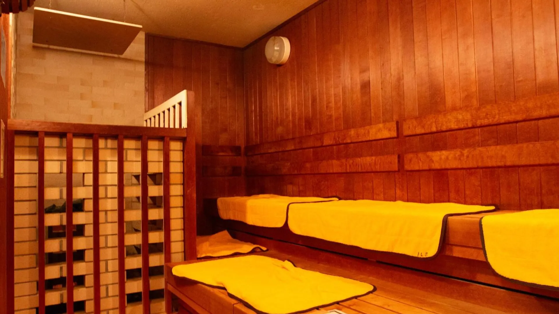 Capsule Hotel Asahi Plaza Shinsaibashi - Men'S Only Osaka Japan