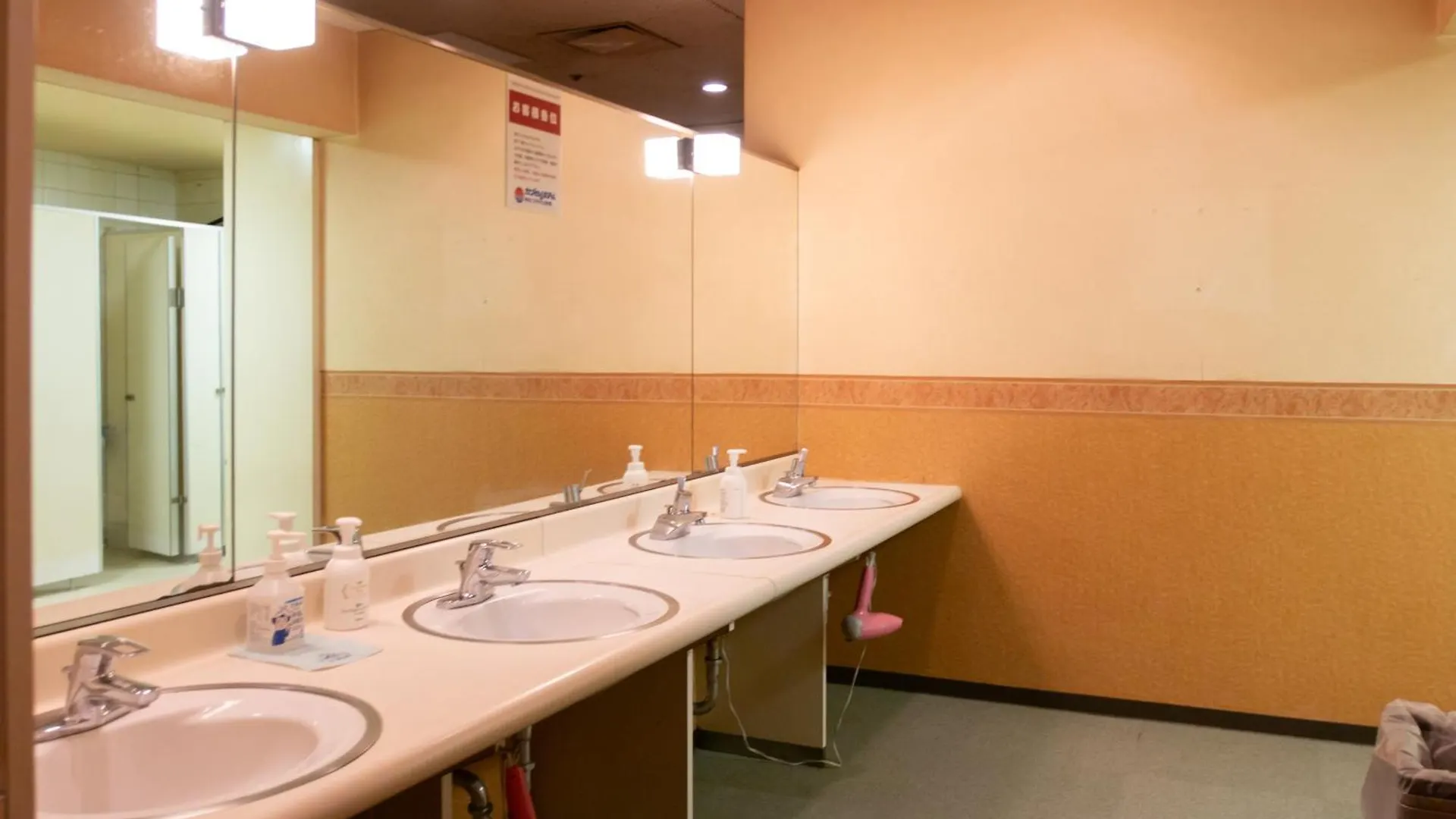 Capsule Hotel Asahi Plaza Shinsaibashi - Men'S Only Osaka